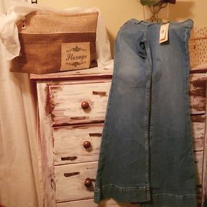 NWT Alice & Olivia Jeans